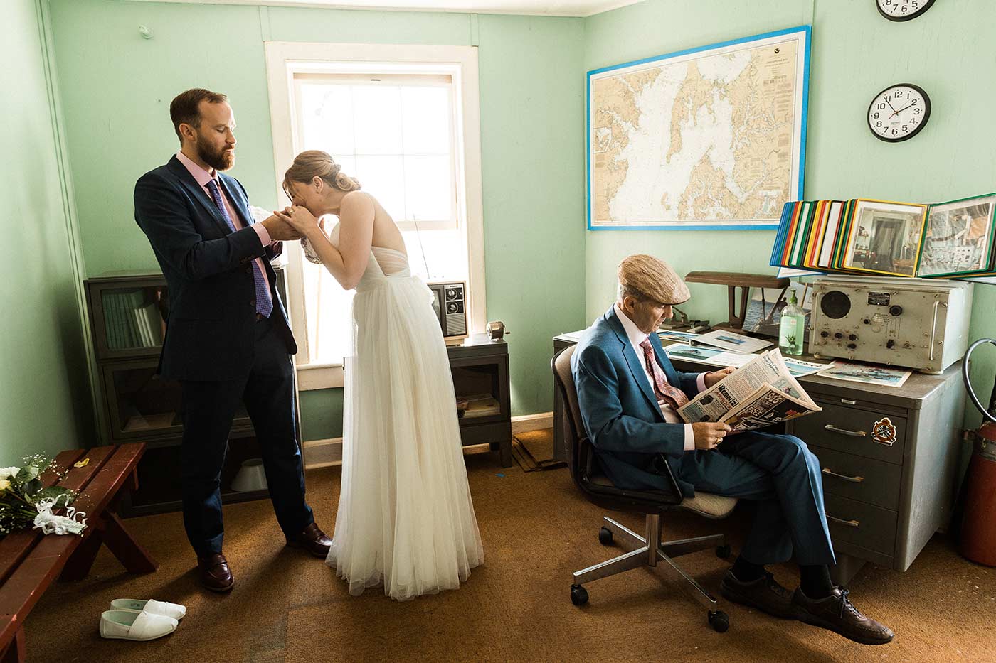 groom feeding bride sandwich