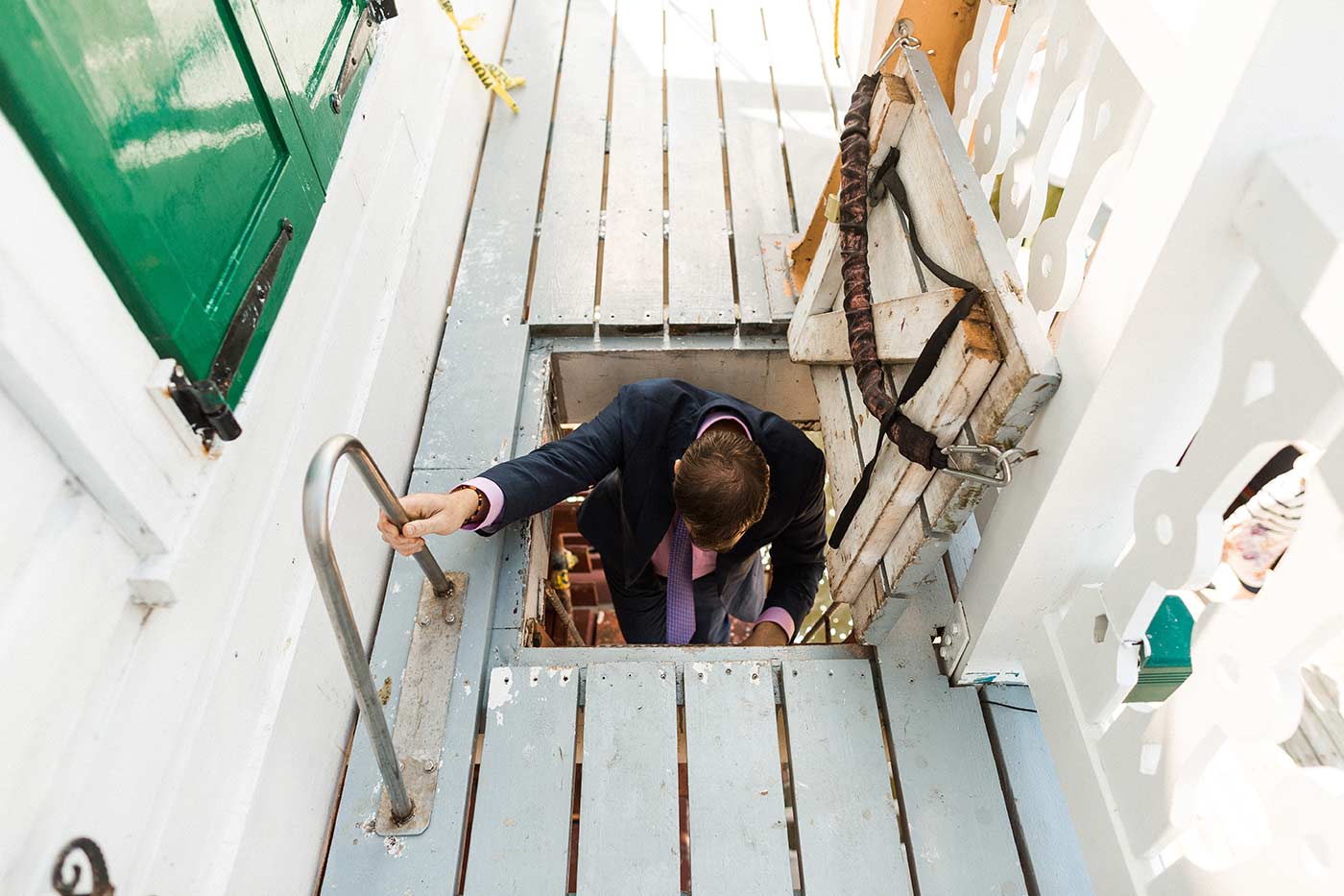 thomas point shoal lighthouse balcony ladder