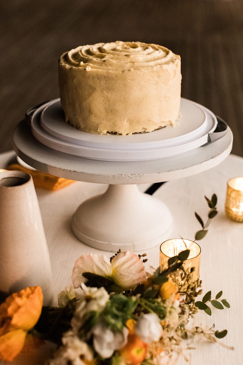 unique one-tier wedding cakes