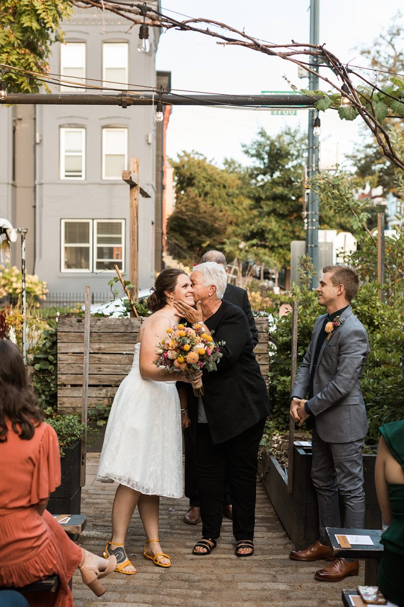bride and mother at big bear cafe 